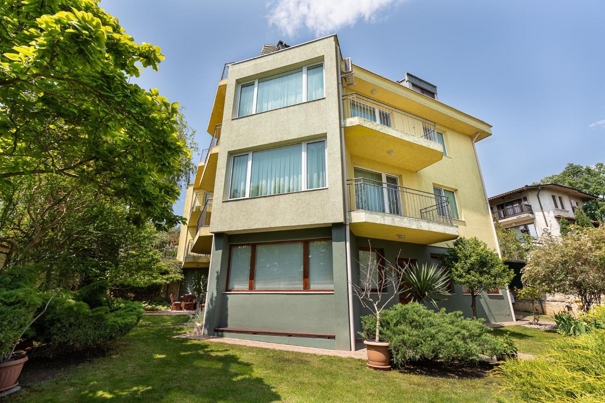 Вила Костадинов Varna Exterior foto
